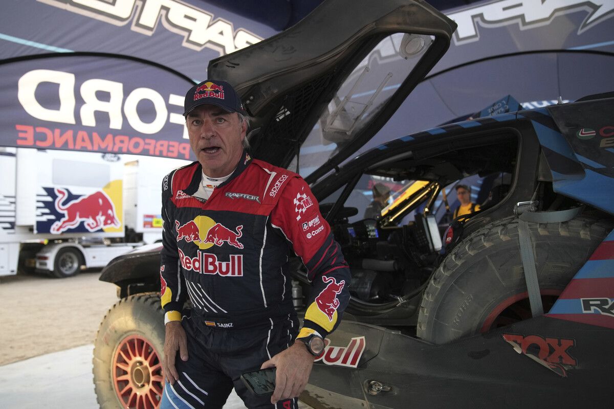 Mit seinen 62 Jahren ist Carlos Sainz noch immer einer der schnellsten Piloten.⇒ap