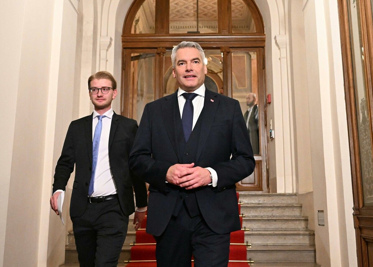 Nehammer (Bild), Babler und Meinl-Reisinger verhandeln weiter. ⇒APA