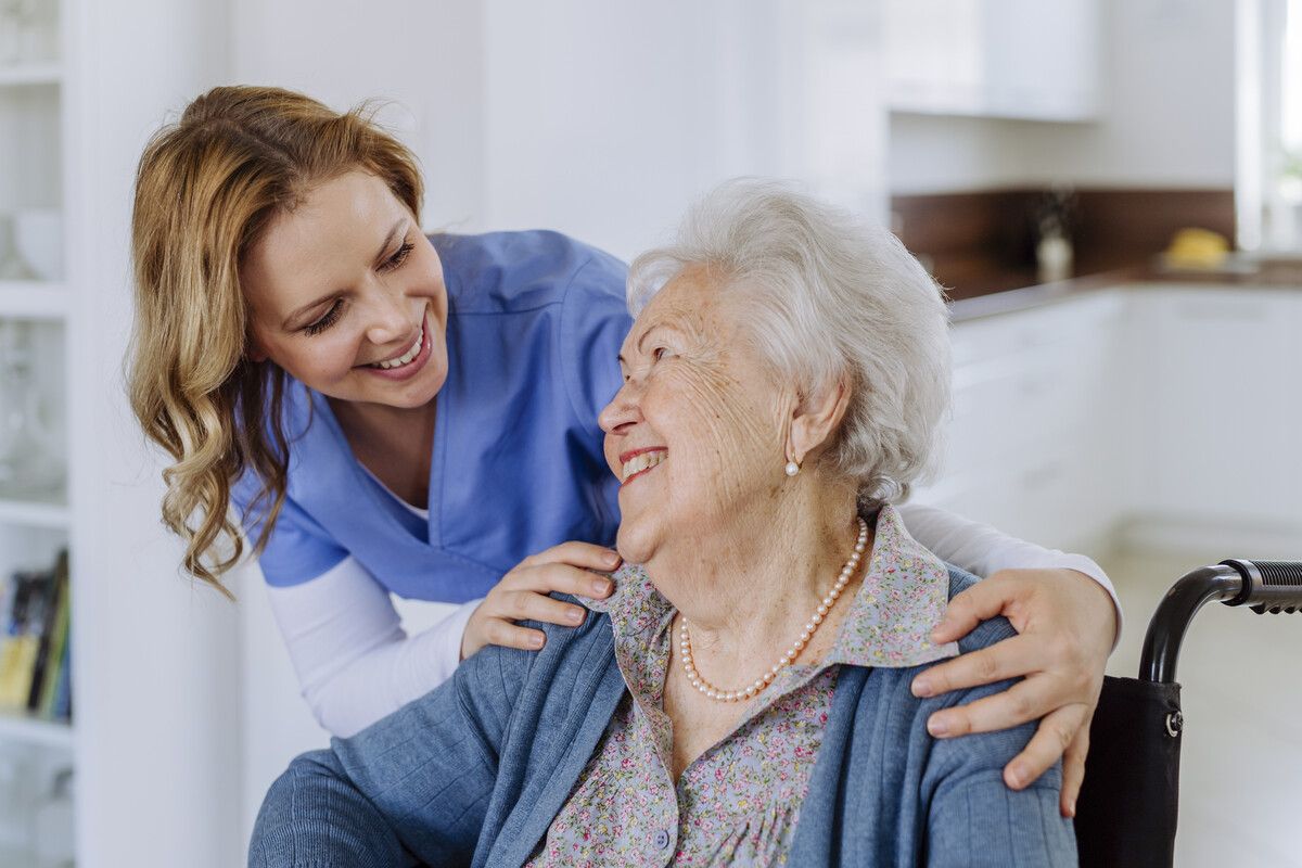 Pflegerinnen und Pfleger – ein wichtiger Pfeiler unseres Gesundheitssystems. ⇒Shutterstock
