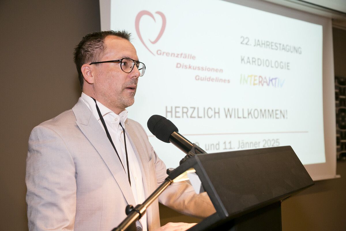 Primar Matthias Frick war einer von zahlreichen Referentinnen und Referenten, die Interessantes zur Herzbehandlung vorzutragen hatten.⇒vlkh/mathis