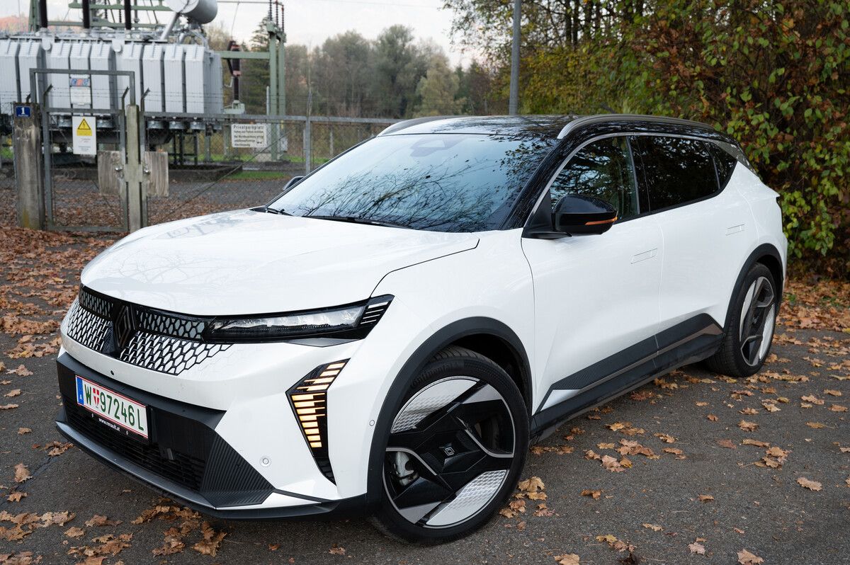 Reizvoller Auftritt: Der Strom-Scenic ist ein echtes Energiebündel. ⇒