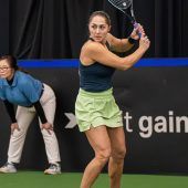 Paszek im Doppel mit „Double Bagel“