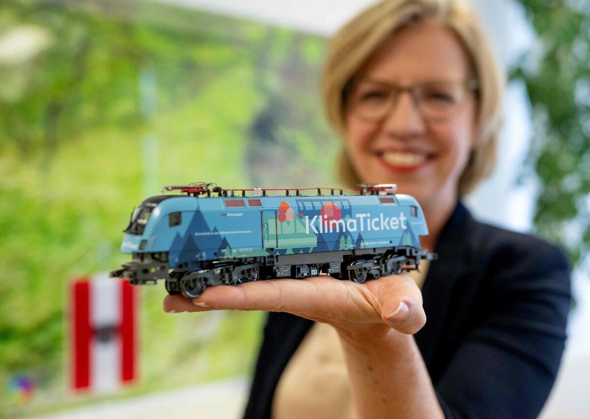 Unter Ministerin Leonore Gewessler wurde das Klimaticket eingeführt.⇒AFP