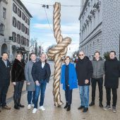Neue Heimat für Bronzeskulptur „Der Knoten“