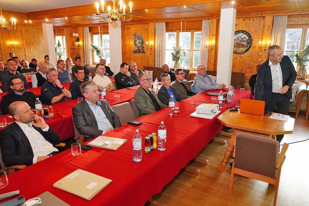 Vorarlberger Bauunternehmer informierten sich über die wirtschaftliche Lage und die Aussichten im gerade angelaufenen neuen Jahr. ⇒WKV