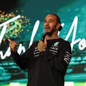 Hamilton schlägt mit 40 neues Kapitel auf