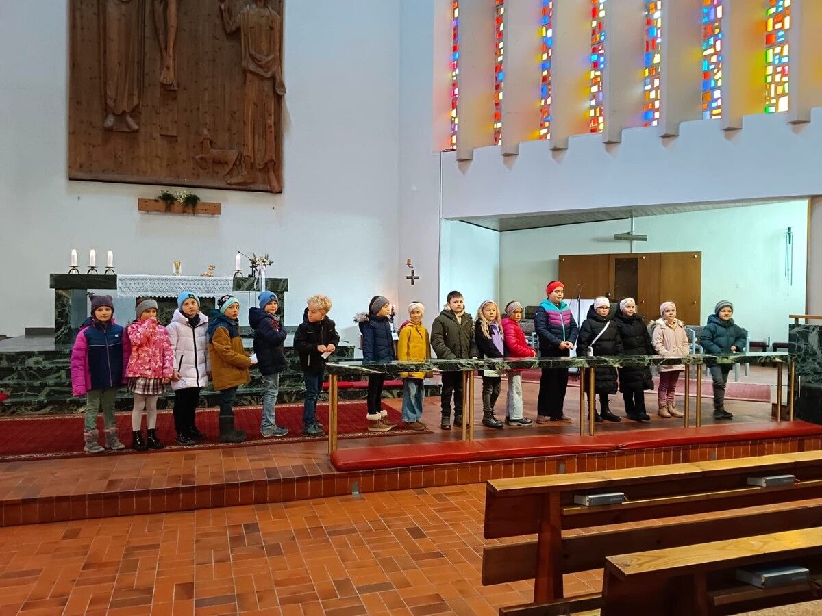 21 Kinder aus Vandans konnten sich im Rahmen einer Radiomesse der Gemeinde vorstellen.⇒sto