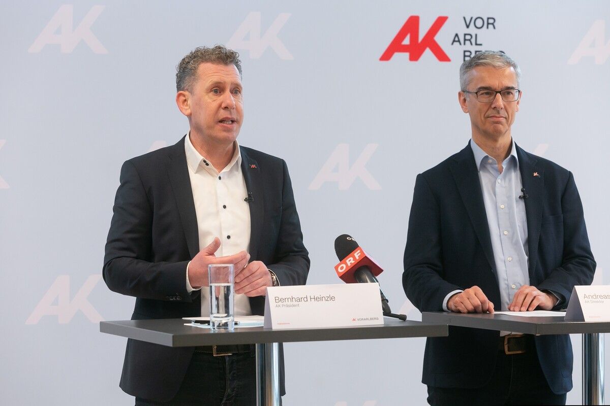 AK-Bilanz: Präs. Bernhard Heinzle und Direktor Andreas Lampert. ⇒FA/Mathis