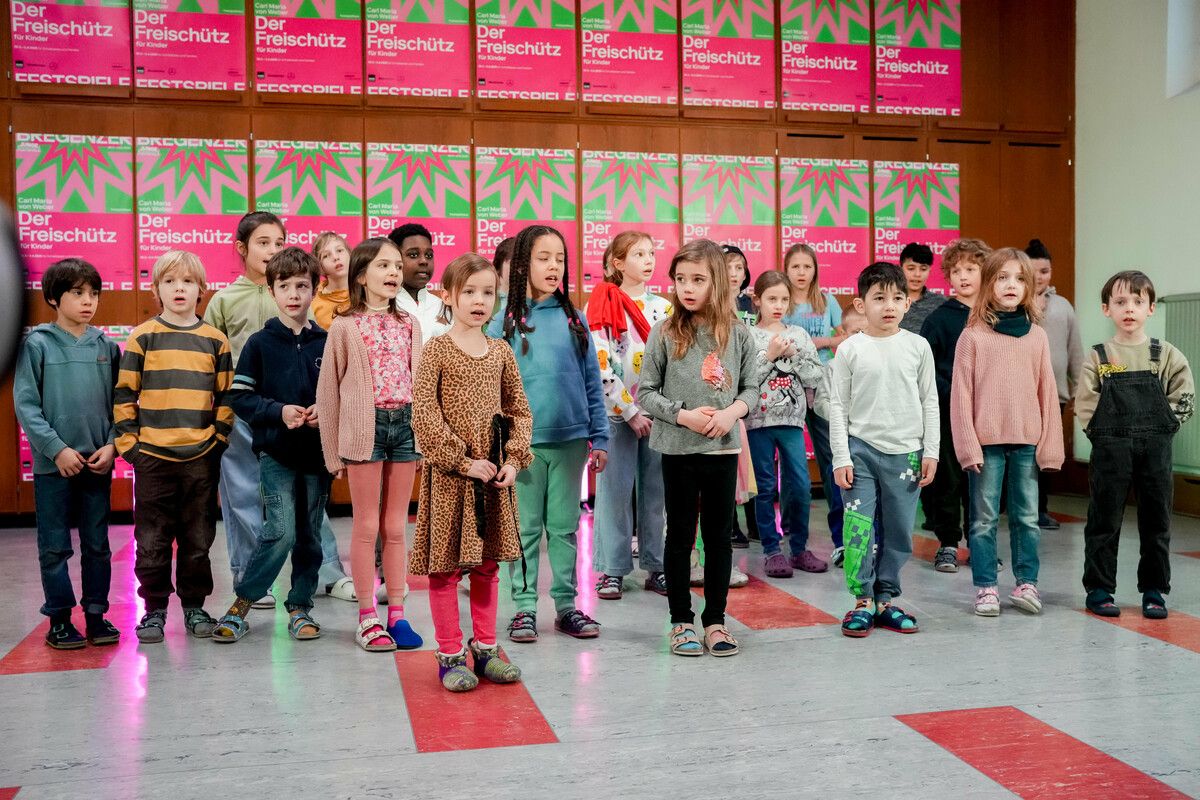 Am 30. März 2025 feiert die Mitmachoper „Der Freischütz für Kinder” im Festspielhaus Bregenz Premiere.⇒STIPLOVSEK (3)