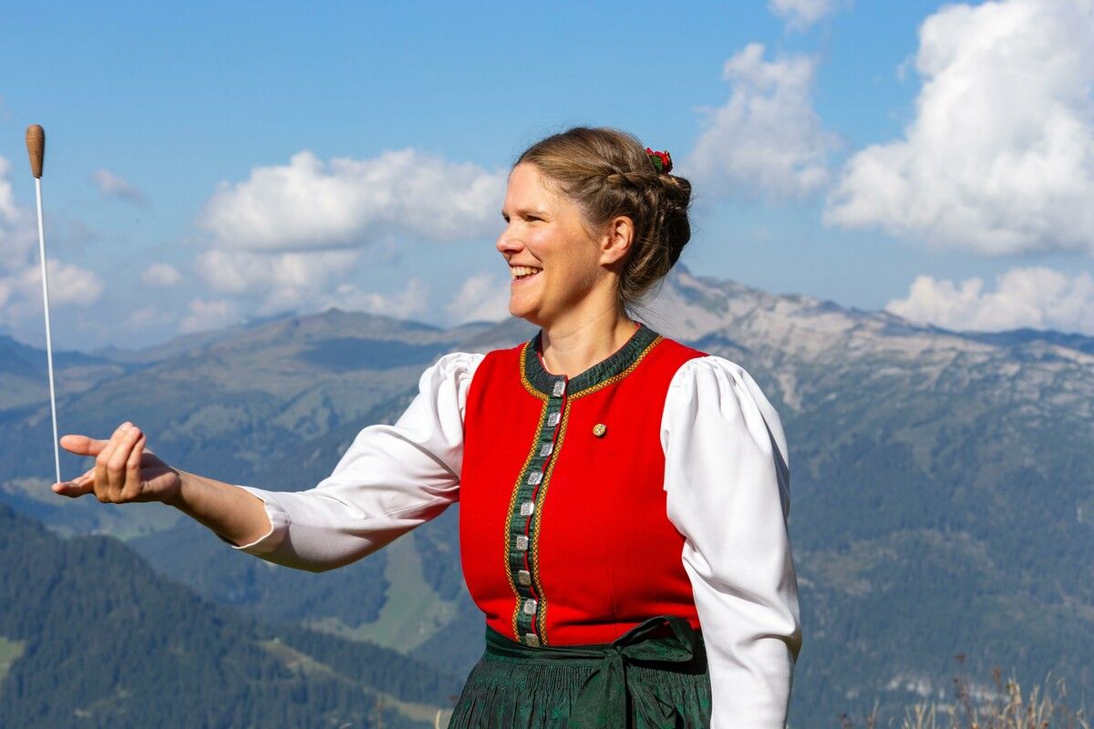 Auch Kapellmeisterin Katrin Berchtold nimmt am Wettbewerb teil.⇒Erwin Moosbrugger