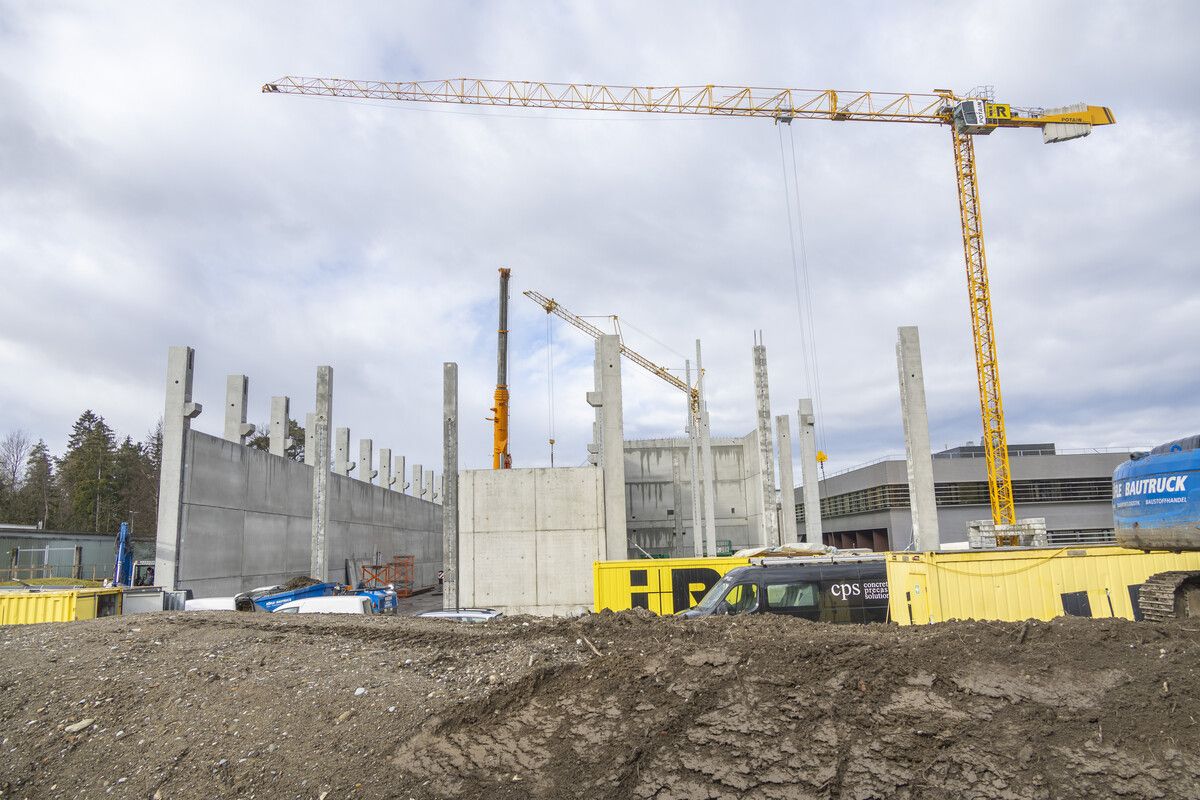 Auf dem Betriebsgelände der illwerke vkw in Bregenz entsteht das Biomasseheizwerk. ⇒VN/RP