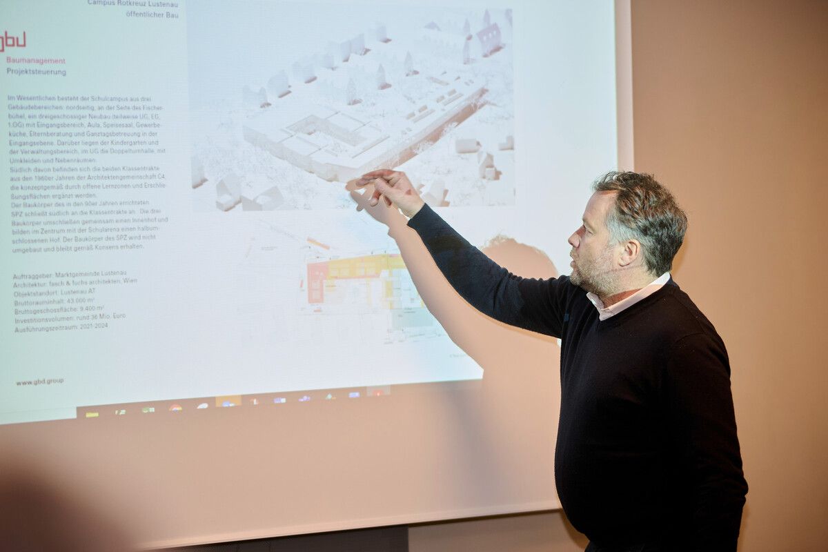 Bernhard Kathrein (Gruppenleiter Gemeindeplanung) berichtete von aktuellen Projekten. ⇒