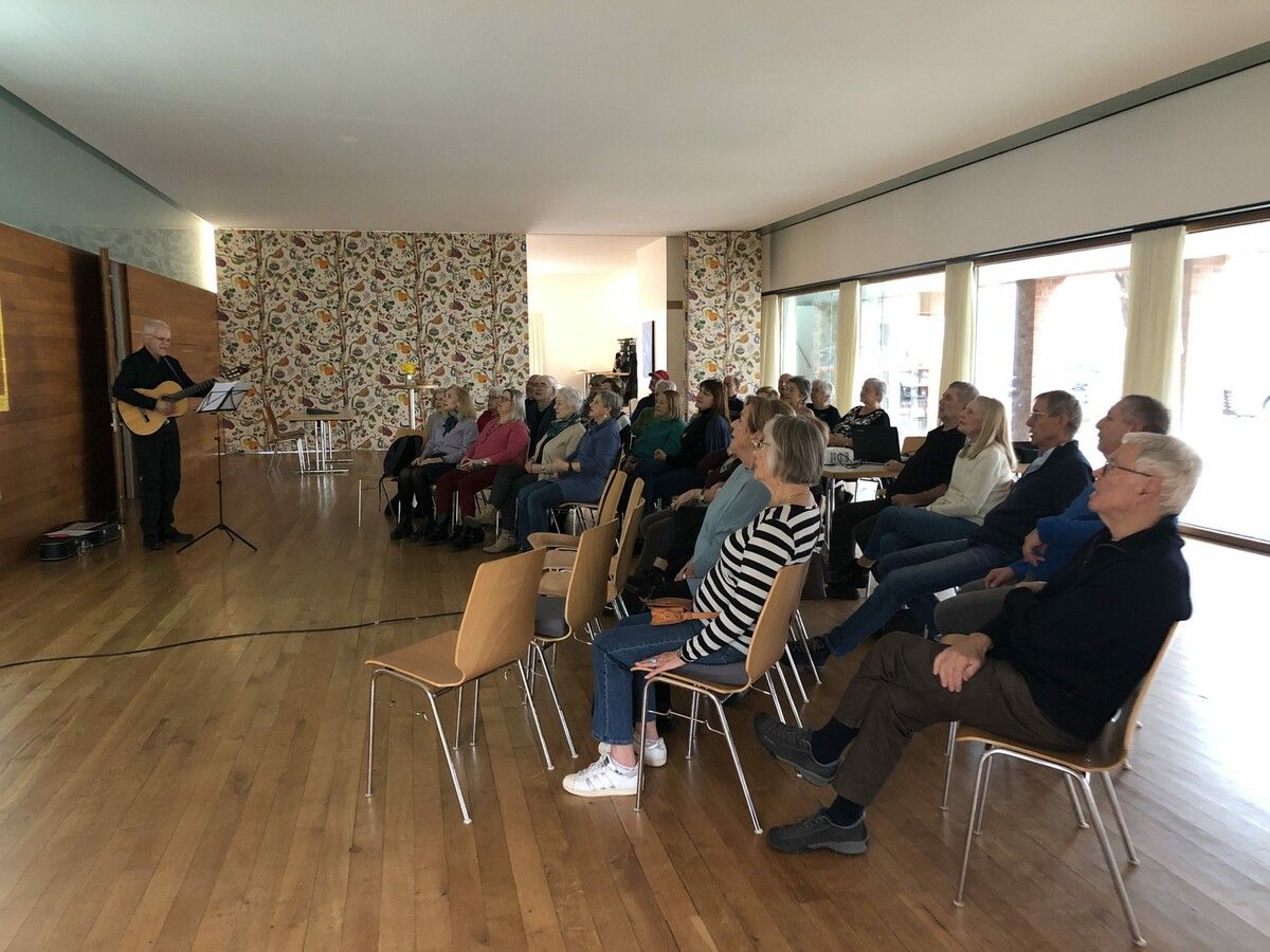 Beschwingter Start ins neue Jahr: Beim Singnachmittag von 50plus Lochau wurde mit Liedern, Geschichten und guter Laune Gemeinschaft gelebt.⇒Vorarlberg 50plus Lochau