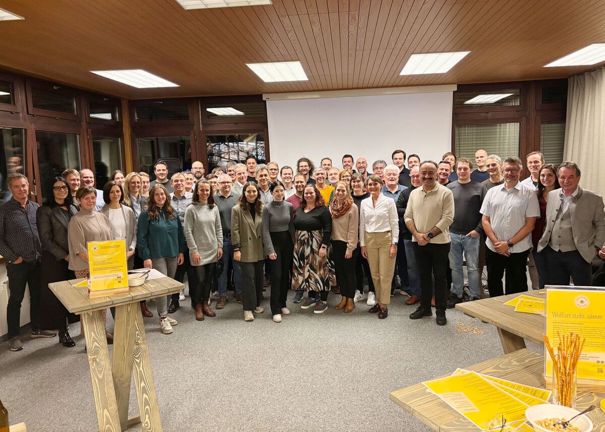 Bürgermeisterin Angelika Moosbrugger mit ihrem Team. ⇒VP Wolfurt