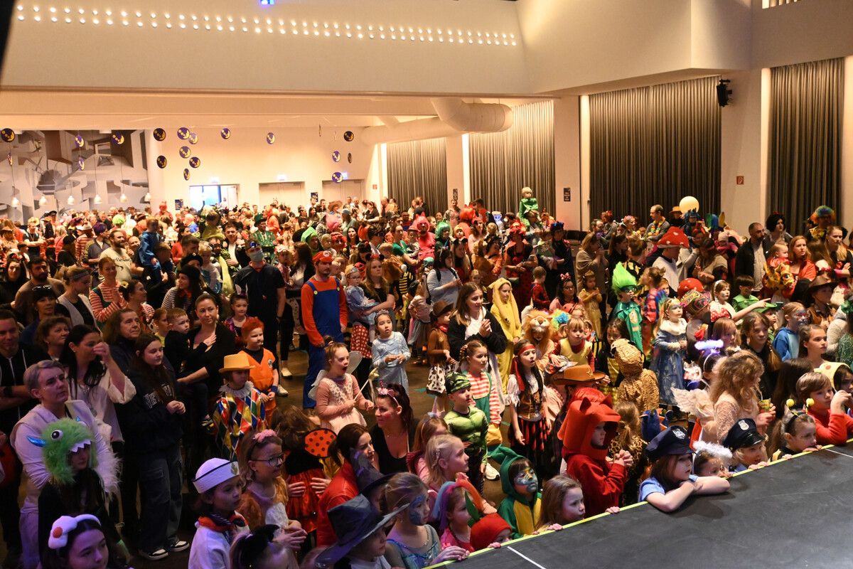 Buntes Treiben beim Kinderball 2025 in Hard.