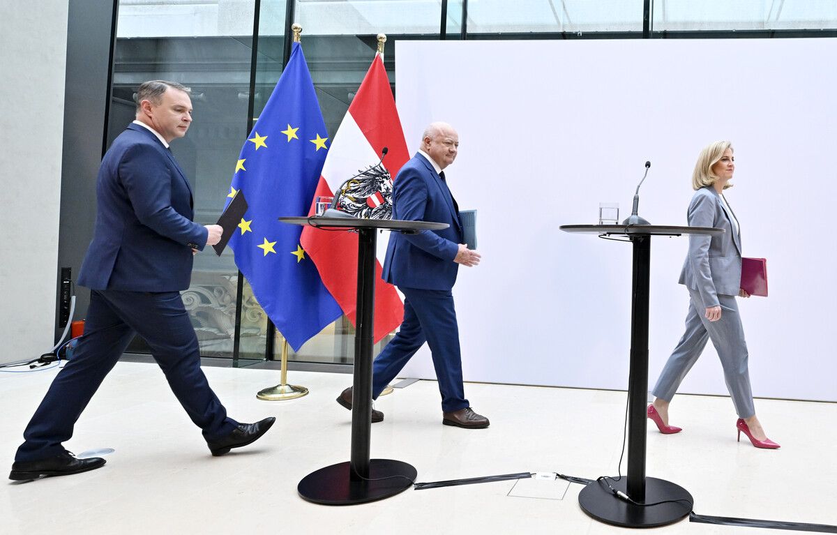 Christian Stocker (ÖVP), Andreas Babler (SPÖ) und Beate Meinl-Reisinger (Neos) stellten ihr Arbeitsprogramm vor. ⇒APA/Techt