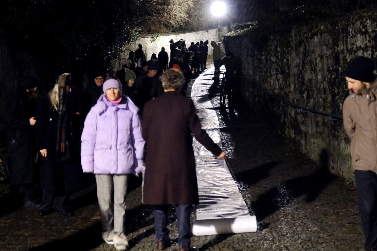 Das Kunstwerk ist 250 Meter lang. ⇒wgn