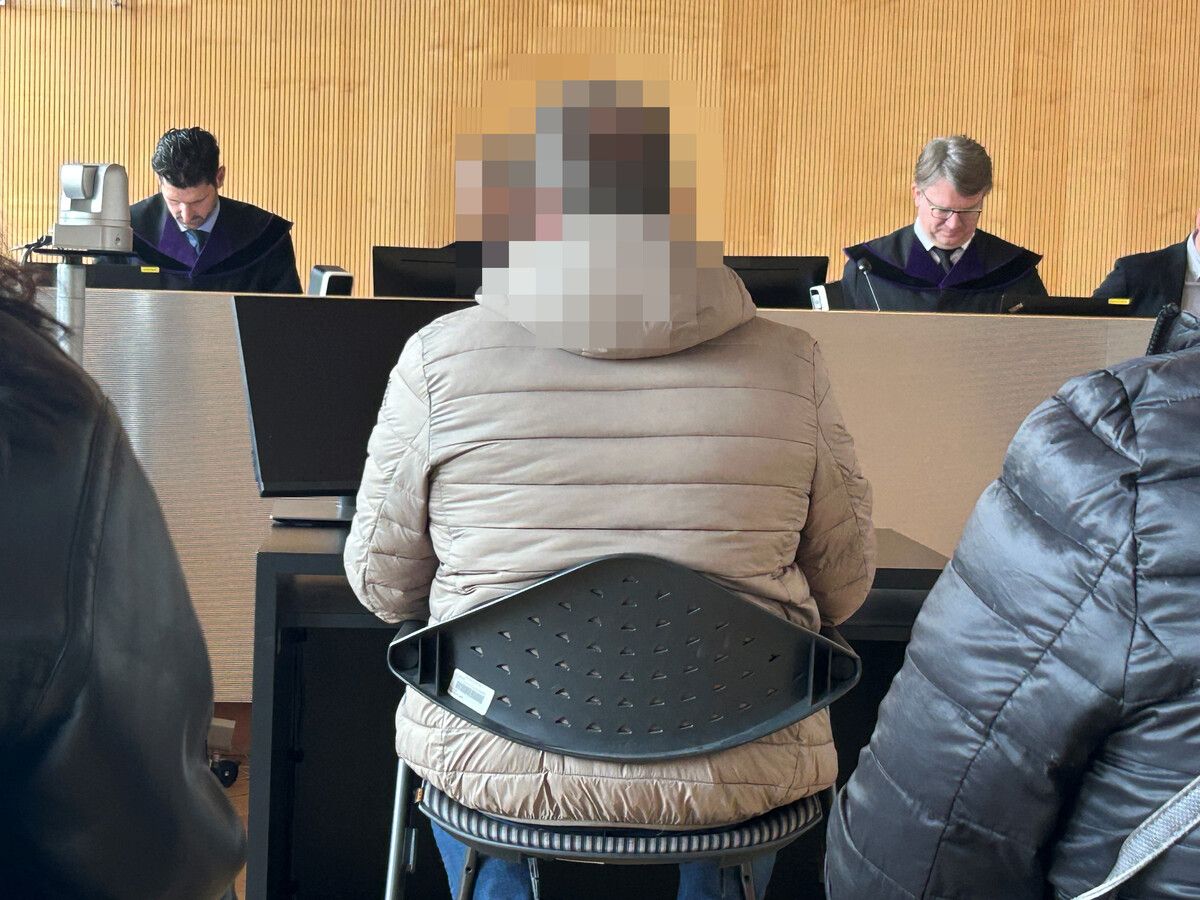 Der Angeklagte vor dem Senat des Berufungsgerichts. ⇒vn-gs