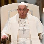 Vatikan kündigt abendliche ­Gebete für Papst Franziskus an