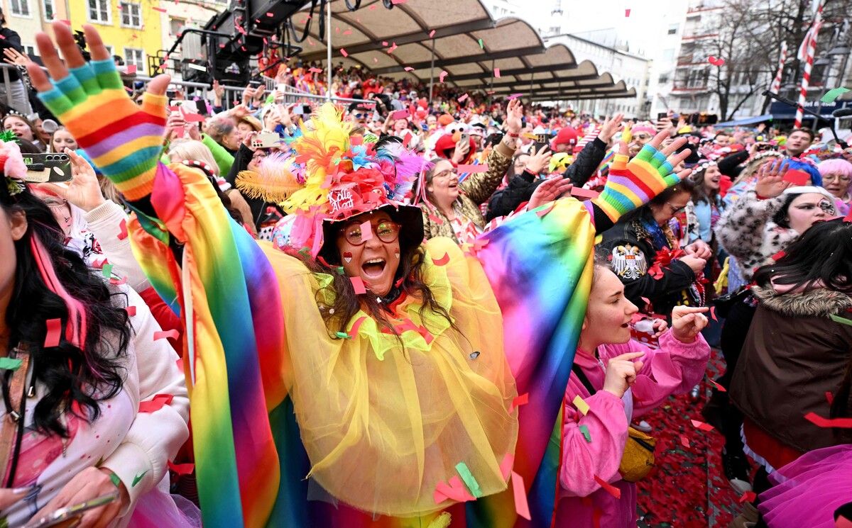 Der Karnevalsauftakt in Köln zieht traditionell Tausende Faschingsnarren an.⇒AfP