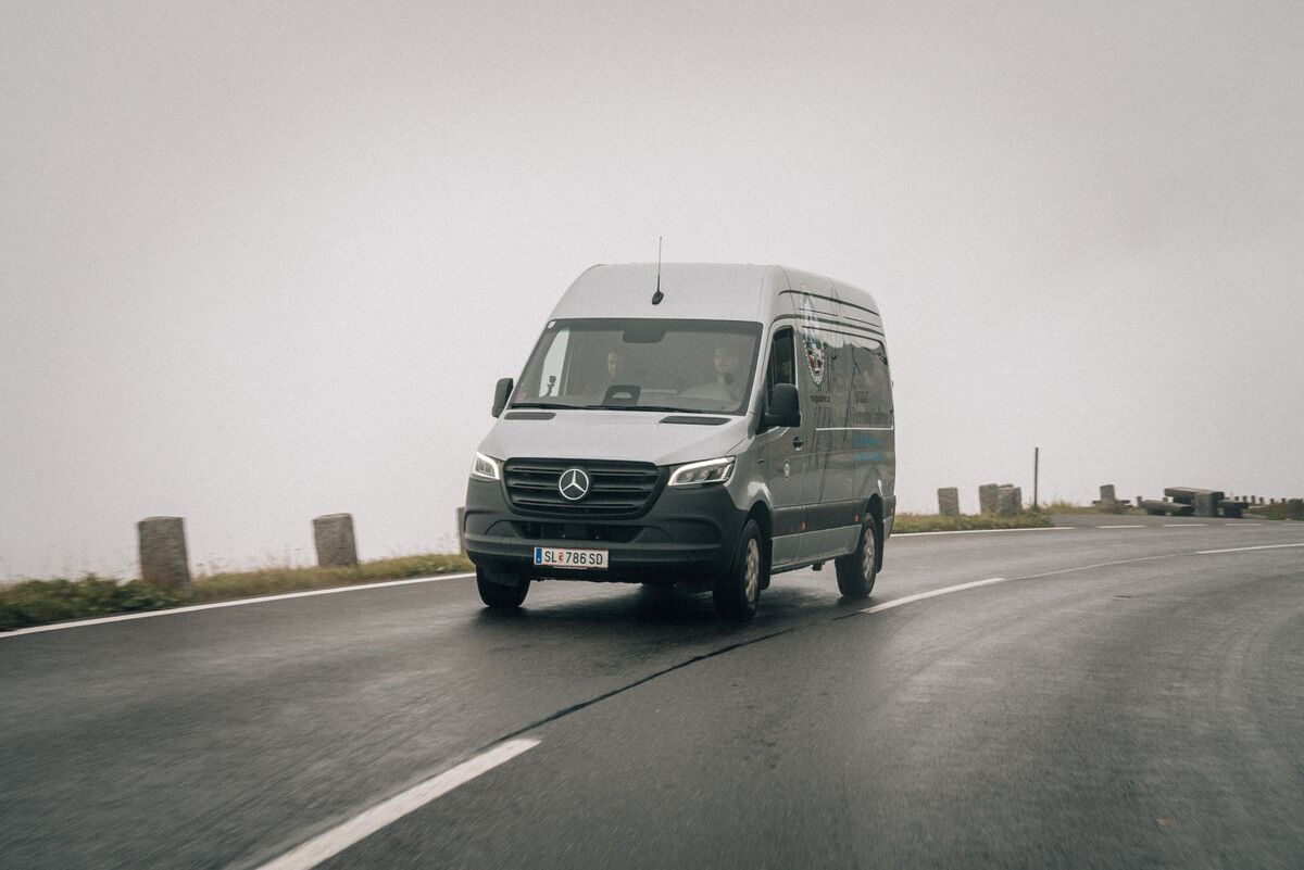Der Mercedes-Benz eSprinter beim Härtetest auf den Großglockner. ⇒Werk