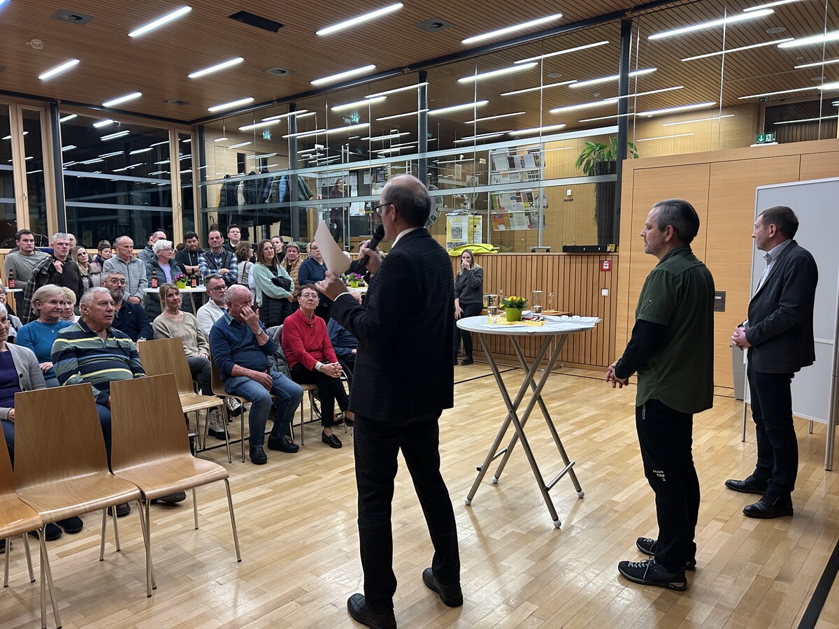 Die Bedeutung, keinen Bürgermeisterkandidaten zu haben, wurde beim Informationsabend im Magnussaal deutlich. ⇒VN/HARTMANN