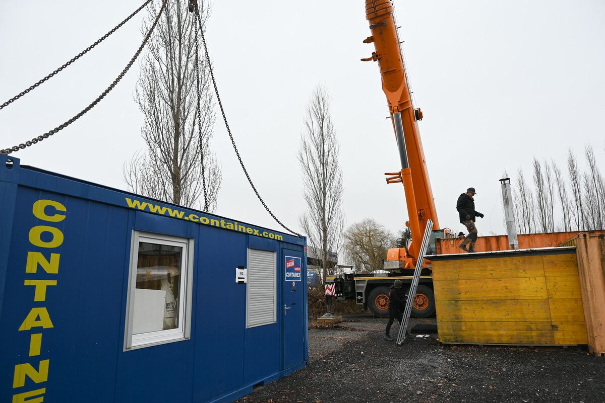 Die Container des Freudenhauses weichen nun dem alten Platz. Sie werden in Hard zwischengelagert.⇒Bernadette von Sontagh
