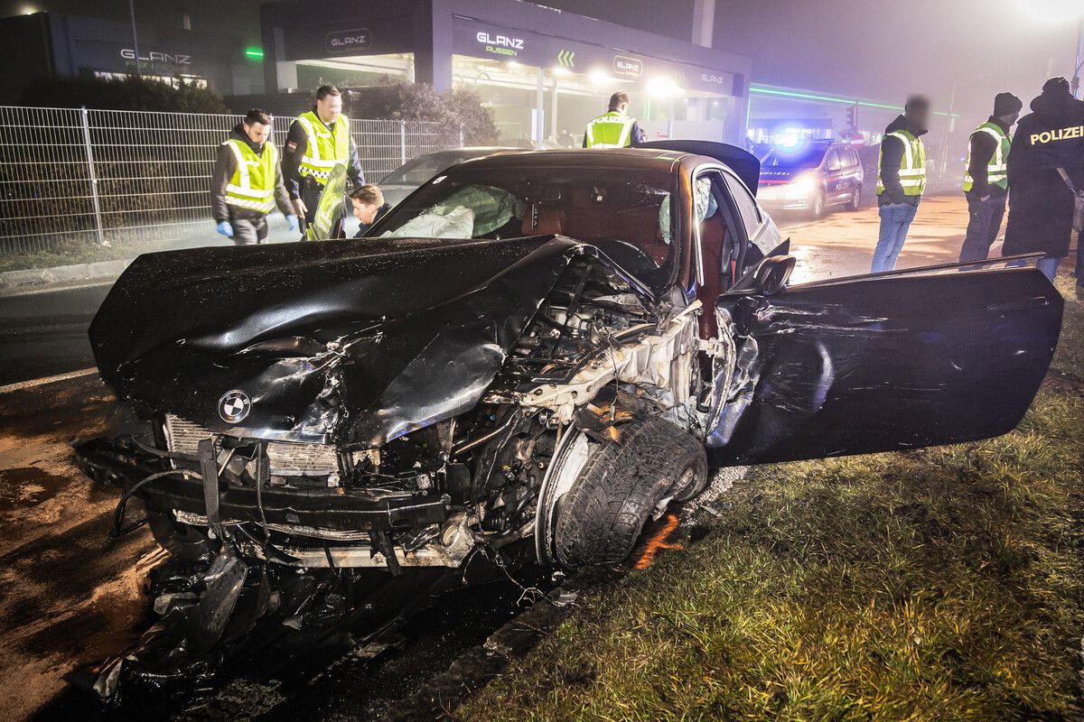 Die Flucht hat mit einem Unfall geendet. Fünf Menschen wurden verletzt.⇒APA