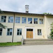 Neue Leuchten, besseres Dach