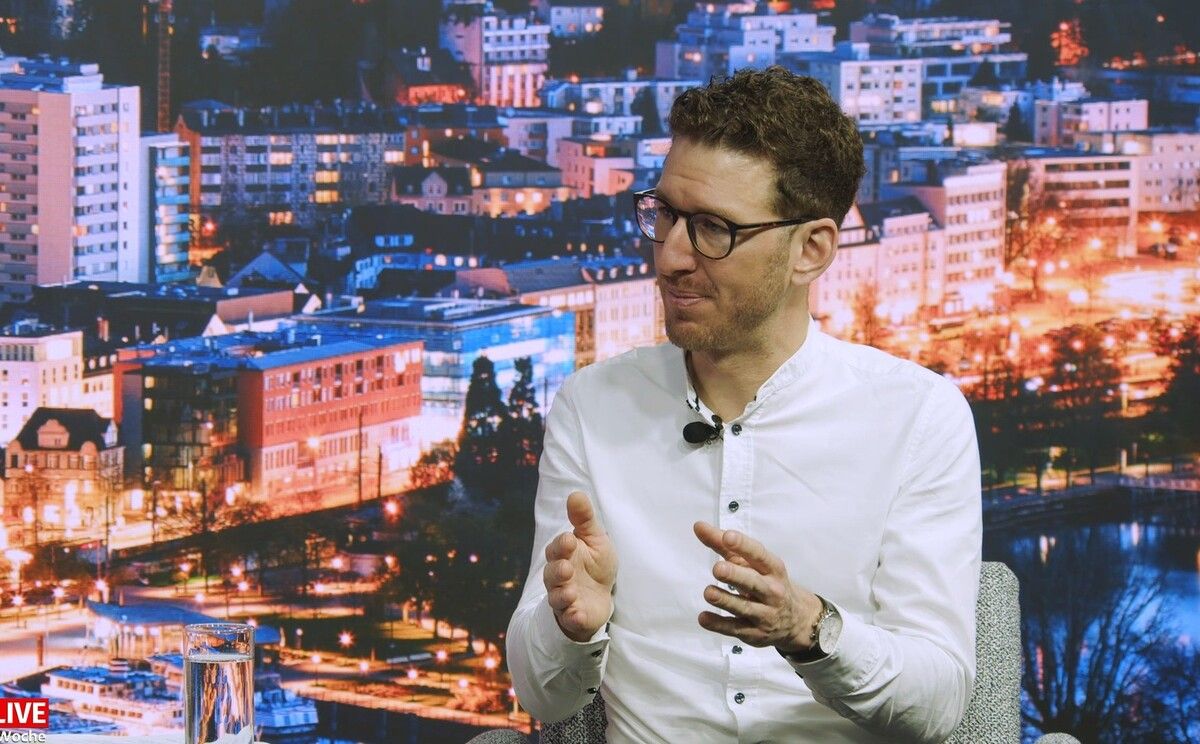 „Diese extremistischen Akteure sind charismatische Persönlichkeiten. Sie wecken Emotionen bei den Jugendlichen”, sagt Johannes Pircher-Sanou.
