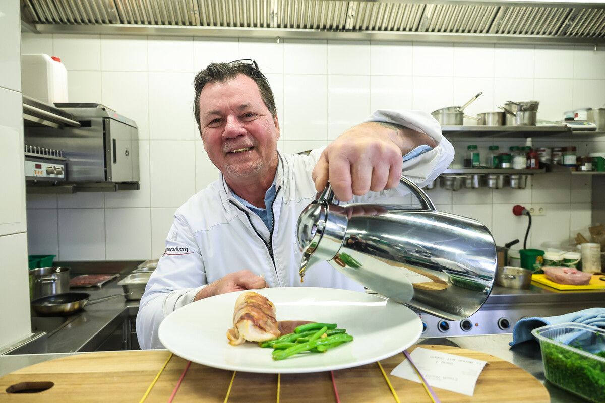Ein Leben für die Gastronomie: Der Götzner kochte in Spitzenrestaurants, unterrichtete und bleibt aktiv. ⇒VN/Steurer (2)