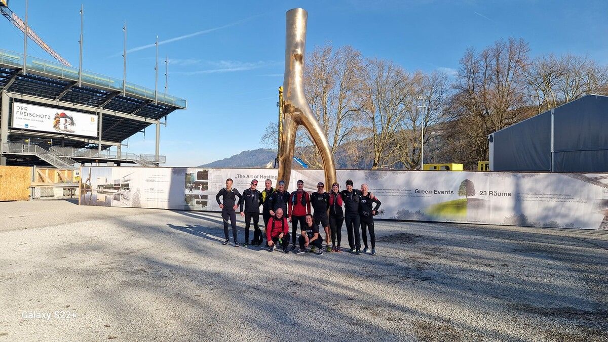 Einige Teilnehmer des Xiberg Extreme nach der Zielankunft in Bregenz 2024.⇒Dieter Reis