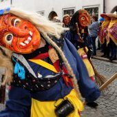 Am Wochenende treiben es die Narren beim Umzug in Feldkirch bunt. »A6, 7