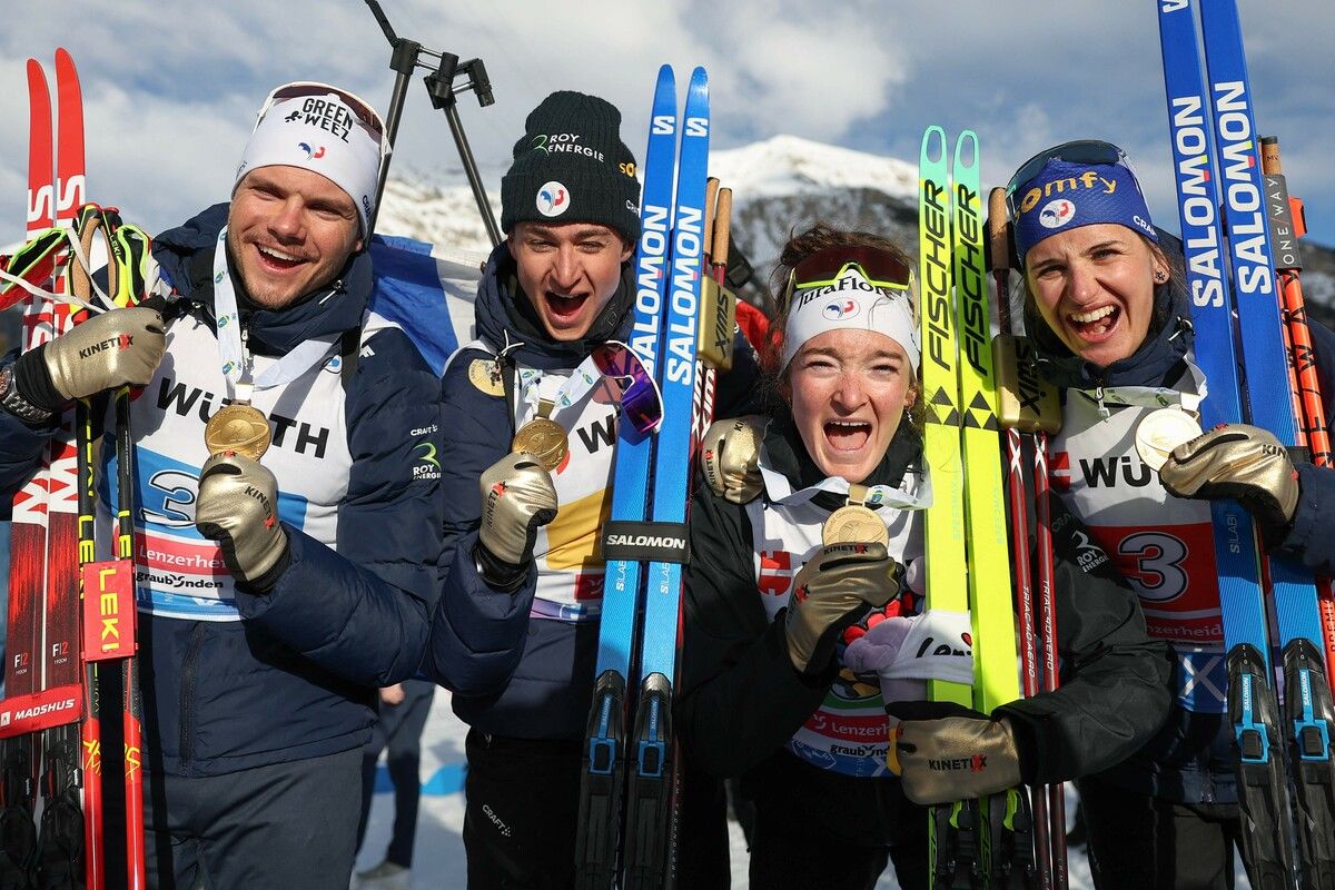 Frankreichs Mixed-Team jubelt über die erste Goldene bei der Biathlon-WM.⇒apa
