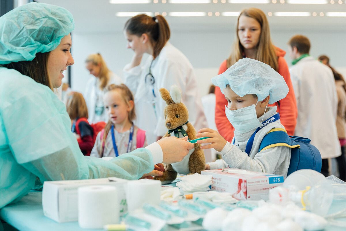 Im LKH Feldkirch hat wieder das Teddybärkrankenhaus geöffnet. ⇒KHBG