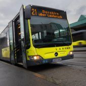 Warnstreik in aller Früh vor den Busgaragen