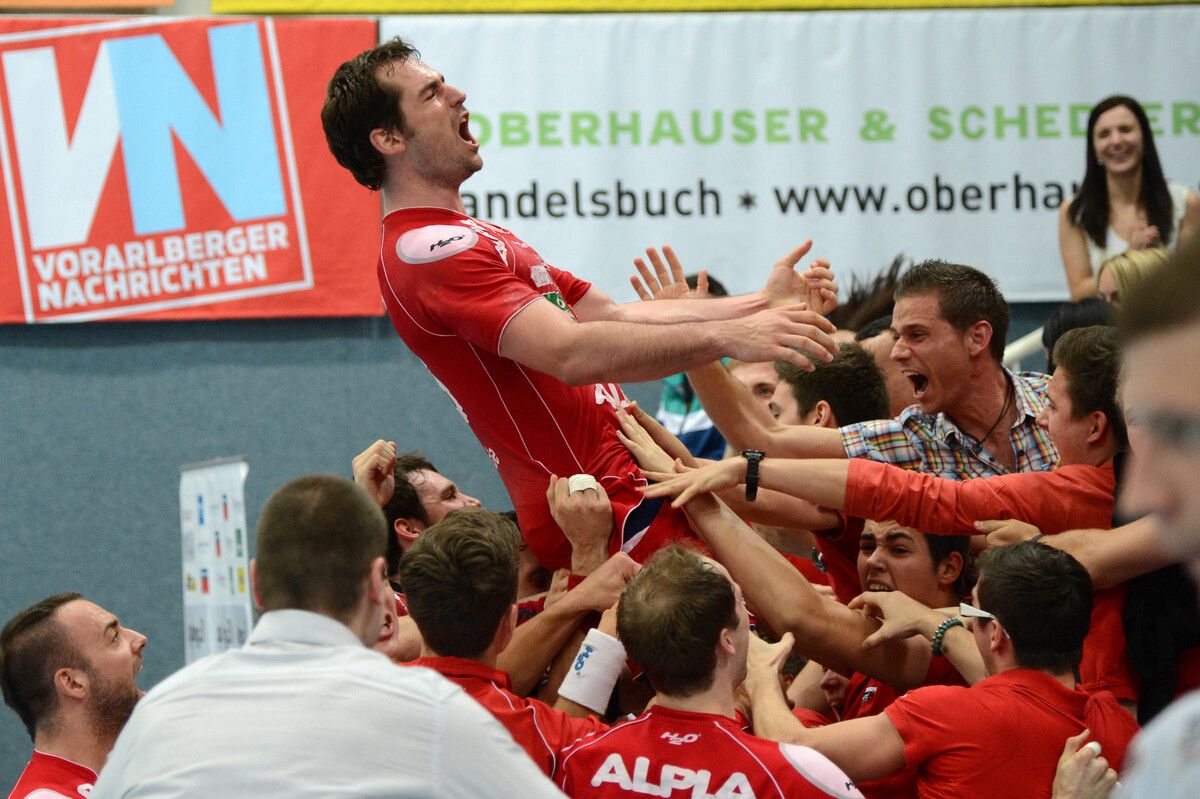 In der 13 Saisonen im Trikot des Alpla HC Hard holte Bernd Friede acht Titel und hatte insgesamt 1573 Mal - 1396 Mal in der HLA und 177 Mal im Europacup - Grund zum Torjubel.⇒GEPA