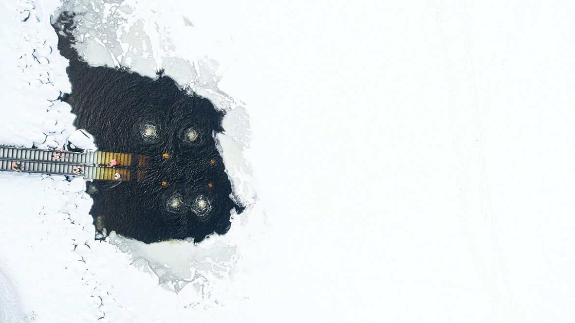 In Finnland geht es nach der Sauna traditionell in den Schnee oder ins Eiswasser.