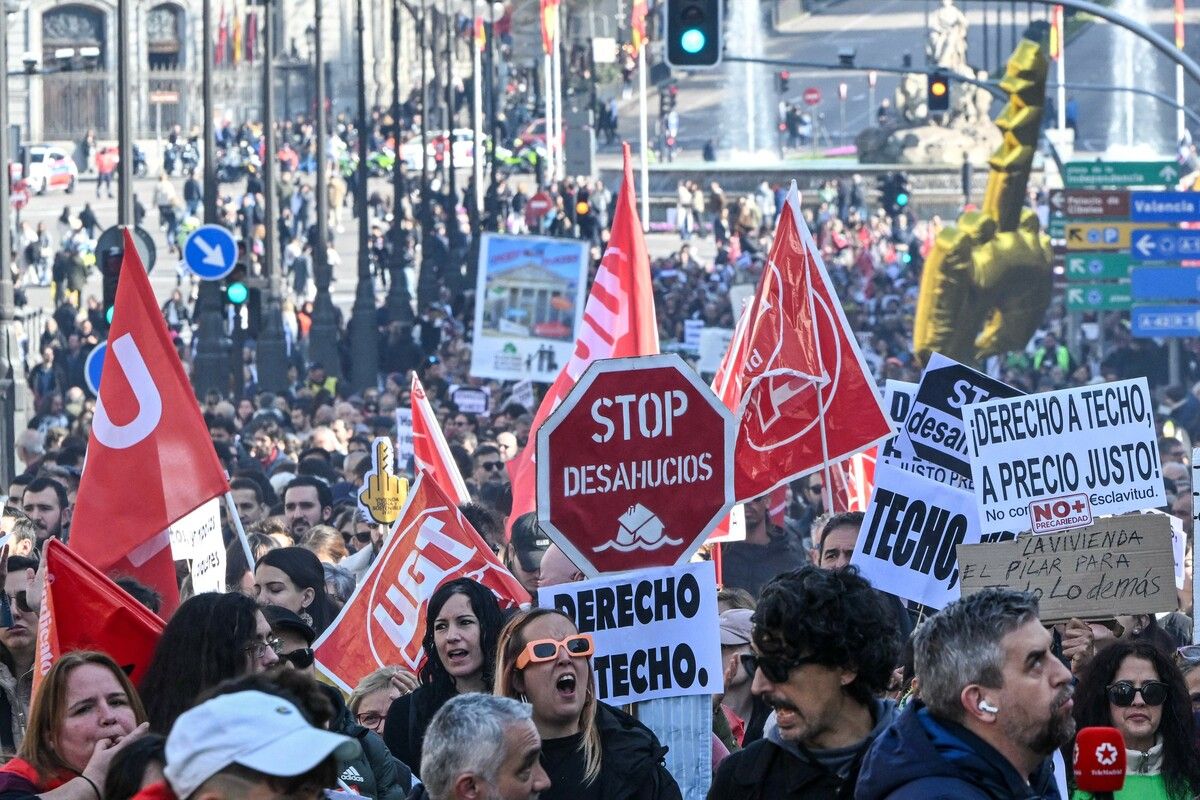 In Madrid gingen am Sonntag zahlreiche Spanier auf die Straße. Sie demonstrierten für bezahlbaren Wohnraum. AFP