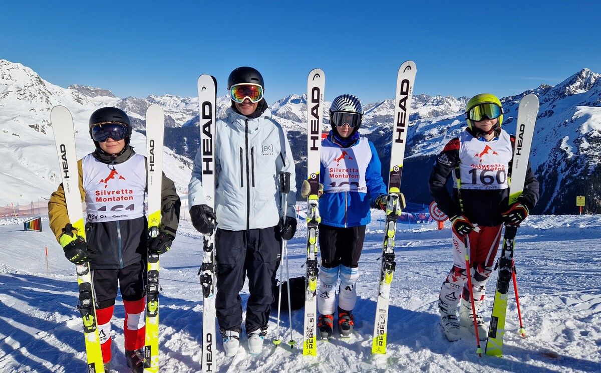 Jakob Eisenhofer, Trainer Stephan Klimesch, Julian Heinzle und Emil Dobler.⇒vn-tk