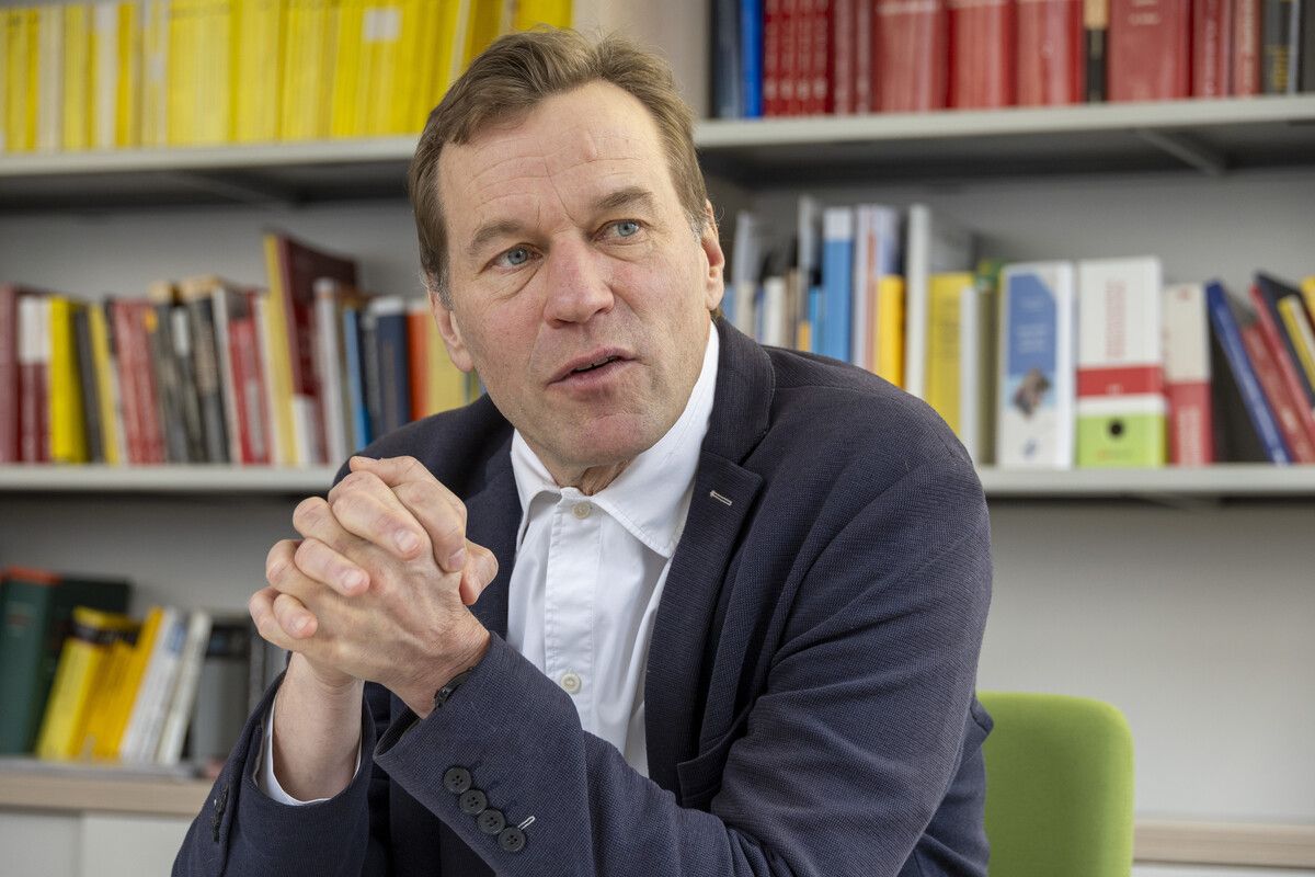 Landesvolksanwalt Klaus Feurstein beschäftigt sich viel mit Widmungs- und Bau­fragen auf Gemeindeebene. ⇒VN/Paulitsch