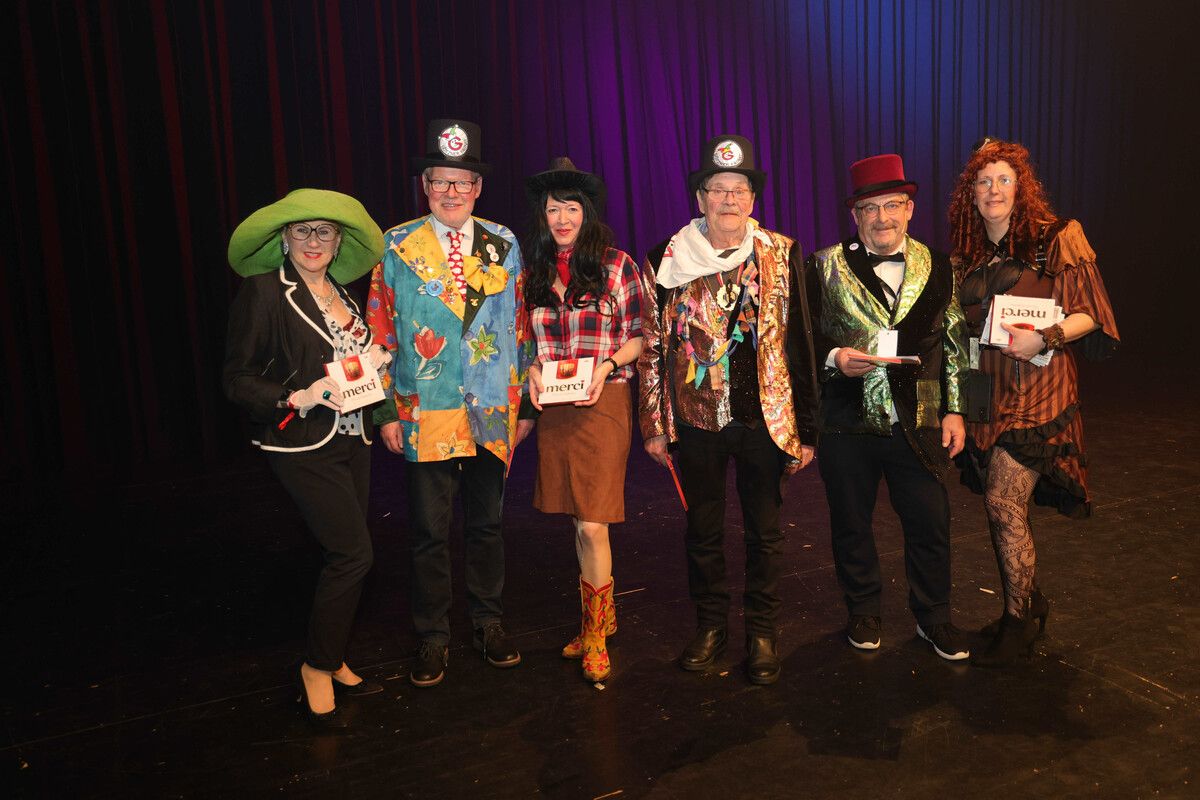 Maria Ellensohn-Schmid, Werner Huber, Petra Brugger, Armin Bell, Moderator Charly Teissl und Obfrau Sabine Bleikeralle.⇒ame