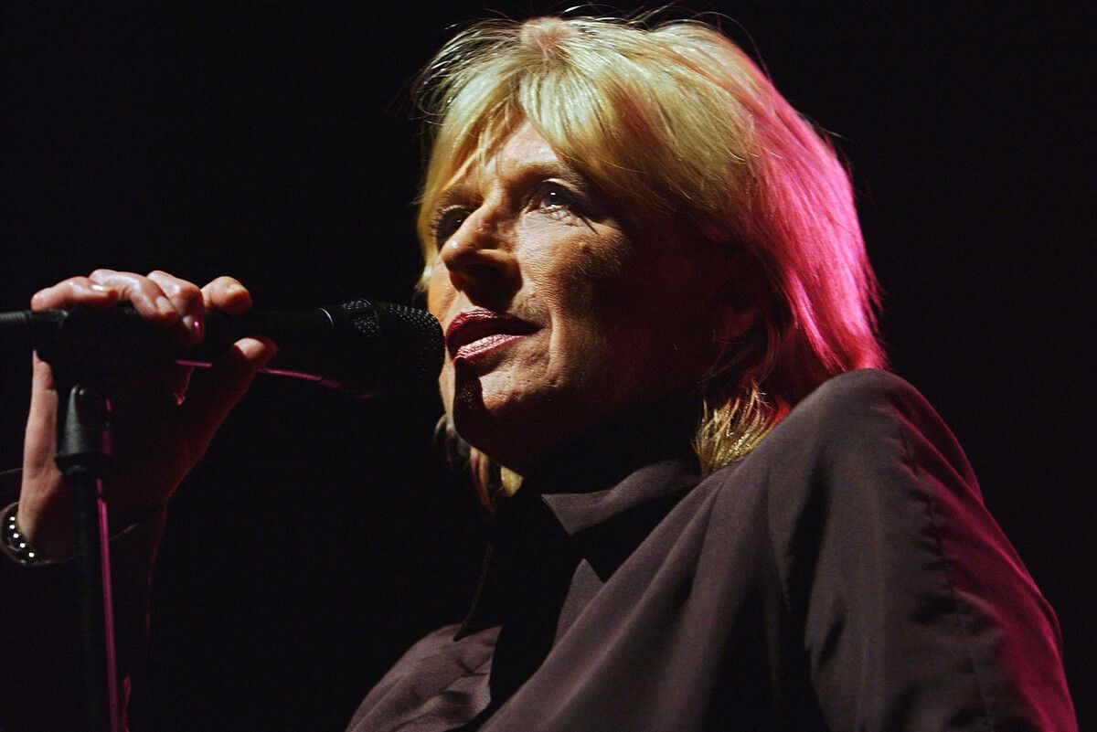 „Marianne ist in London im Kreise ihrer geliebten Familie friedlich entschlafen. Sie wird uns sehr fehlen.“⇒AFP/GUAY
