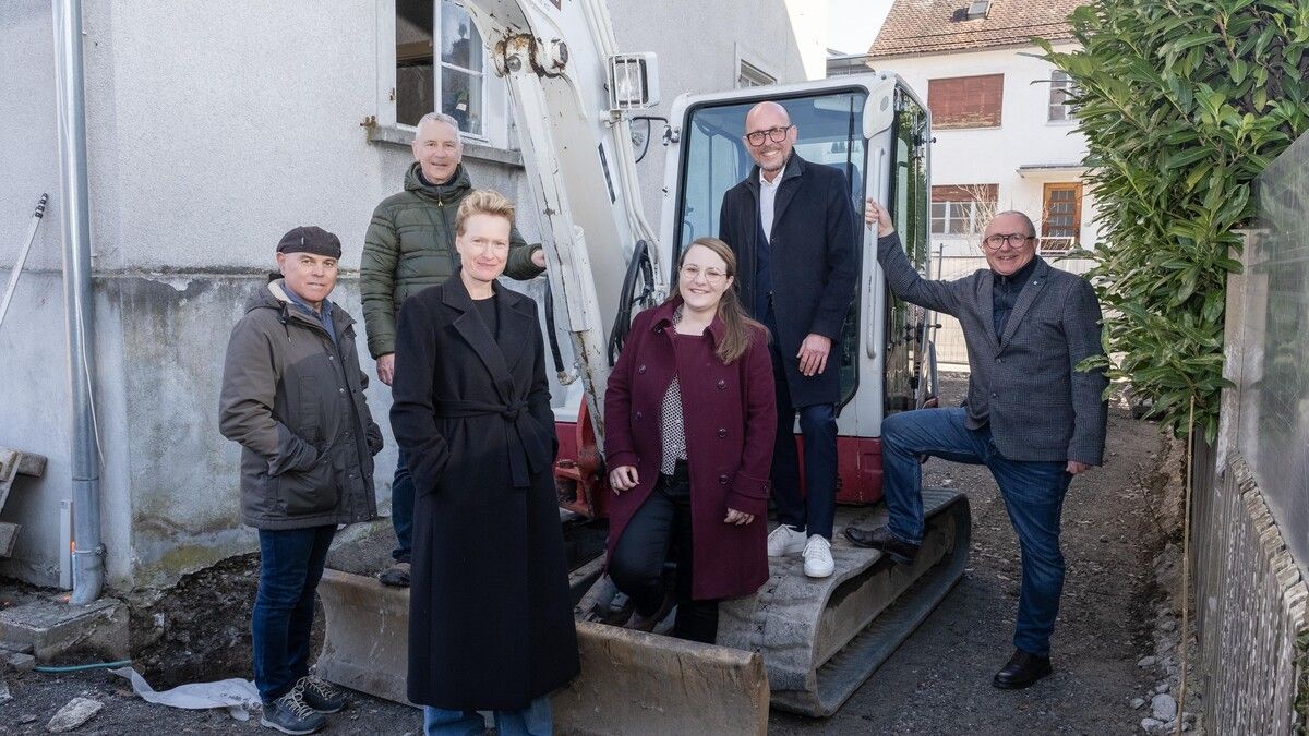 Martin Längle und Adolf Giselbrecht (Stadt), Familienstadträtin Eveline Miessgang, Nina Hämmerle (Stadt), Bürgermeister Michael Ritsch, Baustadtrat Robert Pockenauer. ⇒Stadt