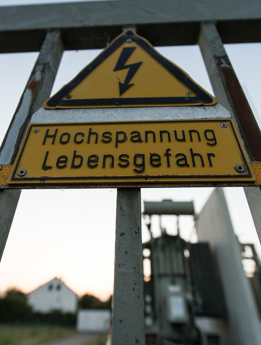 Mehrere Schaltanlagen wurden außer Betrieb gesetzt. ⇒DPA
