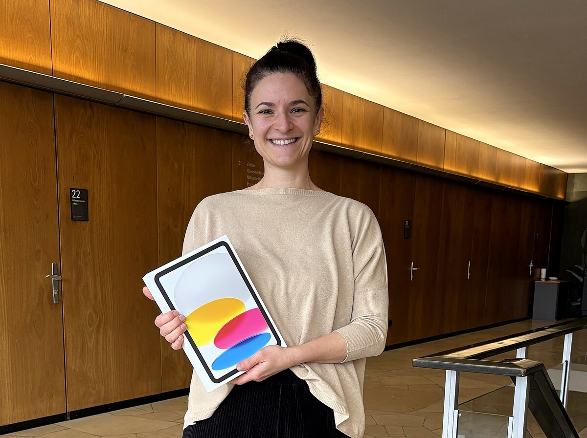 Melanie Zünd-Hämmerle freute sich über den Gewinn eines iPads. ⇒GDE