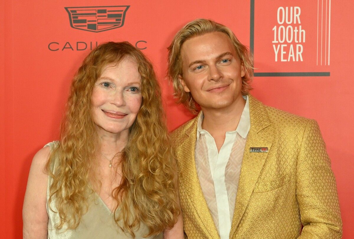 Mia Farrow mit ihrem Sohn Ronan, der 2017 den Skandal um den sexuellen Missbrauch durch Hollywood-Mogul Harvey Weinstein mit aufgedeckt hat. ⇒AFP