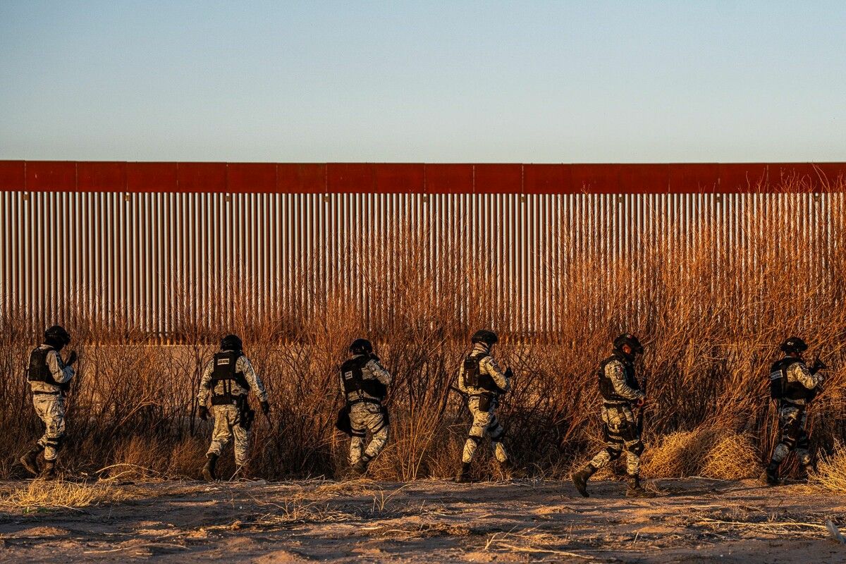 Nachdem die USA und Mexiko ihren Zollstreit zunächst vertagt haben, hat Mexiko die ersten Soldaten der Nationalgarde an der Grenze positioniert. AFP