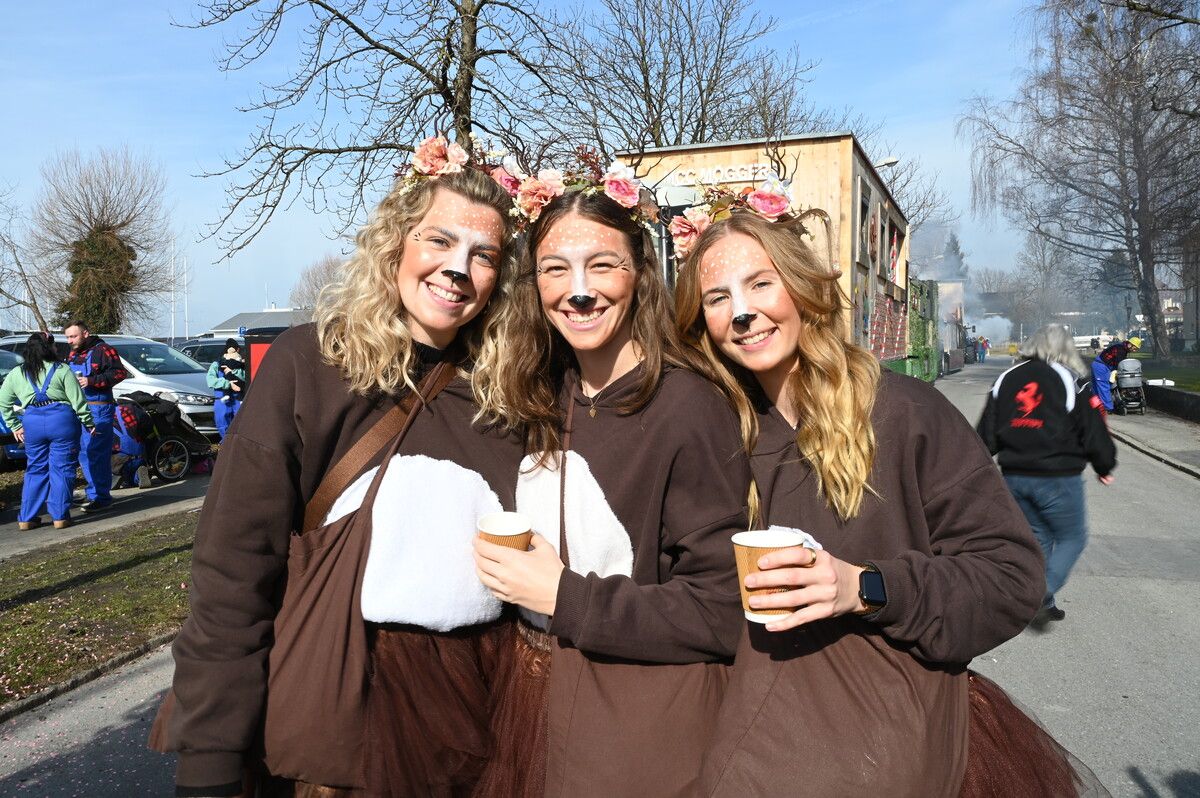 Nicole, Carola und Fabienne von der Auner Faschingszunft.⇒AFP