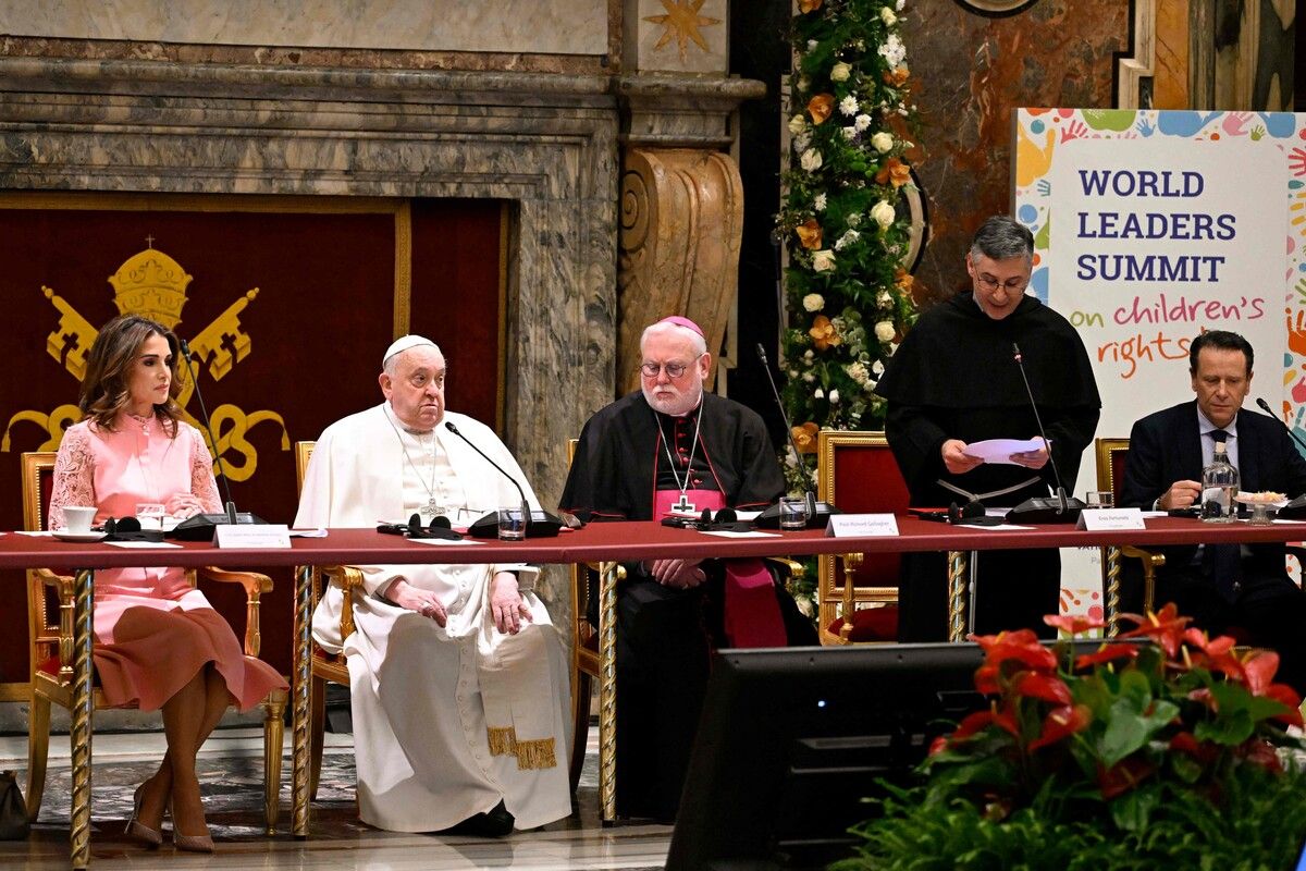 Papst Franziskus beim Gipfeltreffen im Vatikan.⇒afp